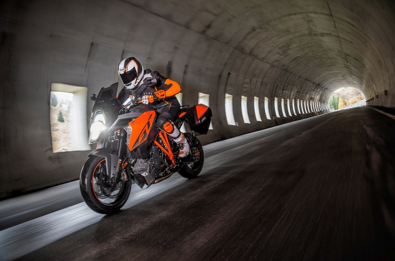 Illustration for article titled 2016 KTM 1290 Super Duke GT: Sport Touring That Requires Race Leathers